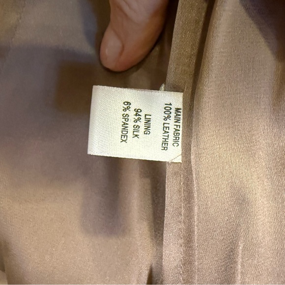 St. John Women's Taupe Lightweight Leather Jacket sz 4 - Picture 15 of 16